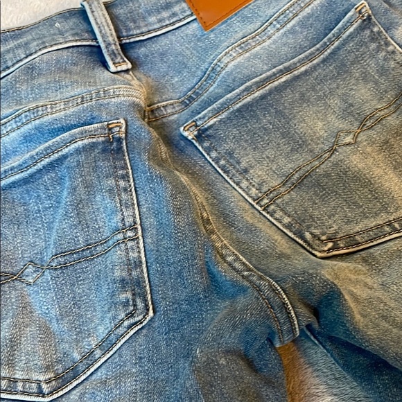 Lucky Brand Blue Skinny Jeans with Vintage Distressing - Picture 5 of 9